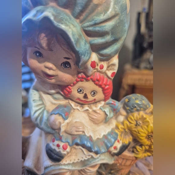 Vintage Charming Ceramic Figurine with Child And Raggety Ann Doll 1974 - Picture 2 of 9